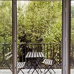 A Cosy Nest With A Balcony Near The Seine