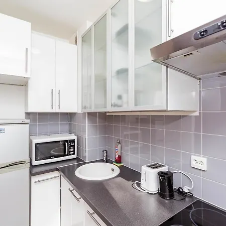A Cosy Nest With A Balcony Near The Seine Appartamento